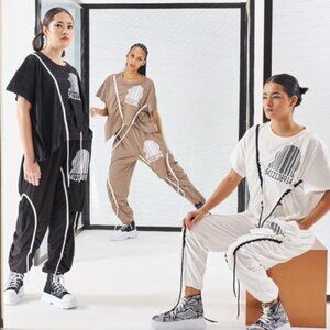 H4 brand new funky black top